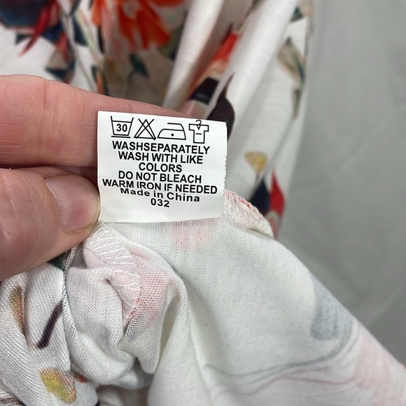 Knot Front Short Sleeve Floral Top - Picture 8 of 8